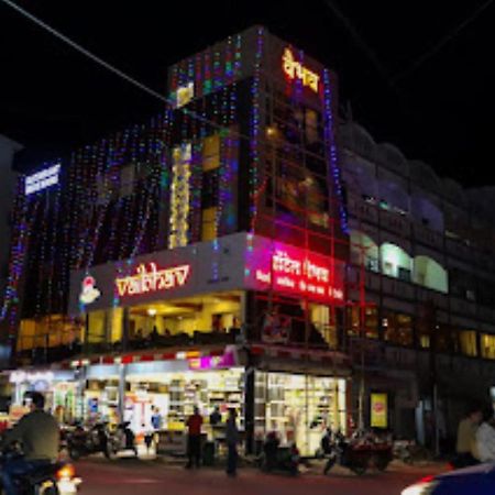 Hotel Vaibhav,Akola Bagian luar foto