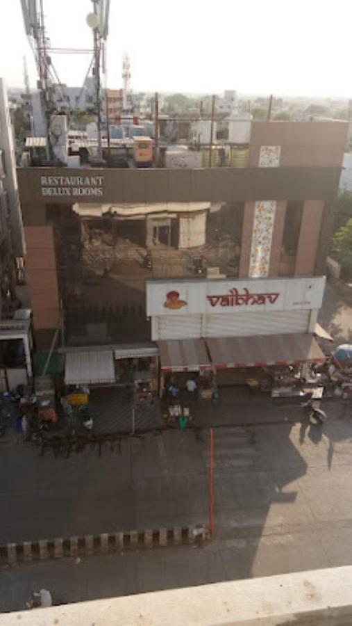 Hotel Vaibhav,Akola Bagian luar foto
