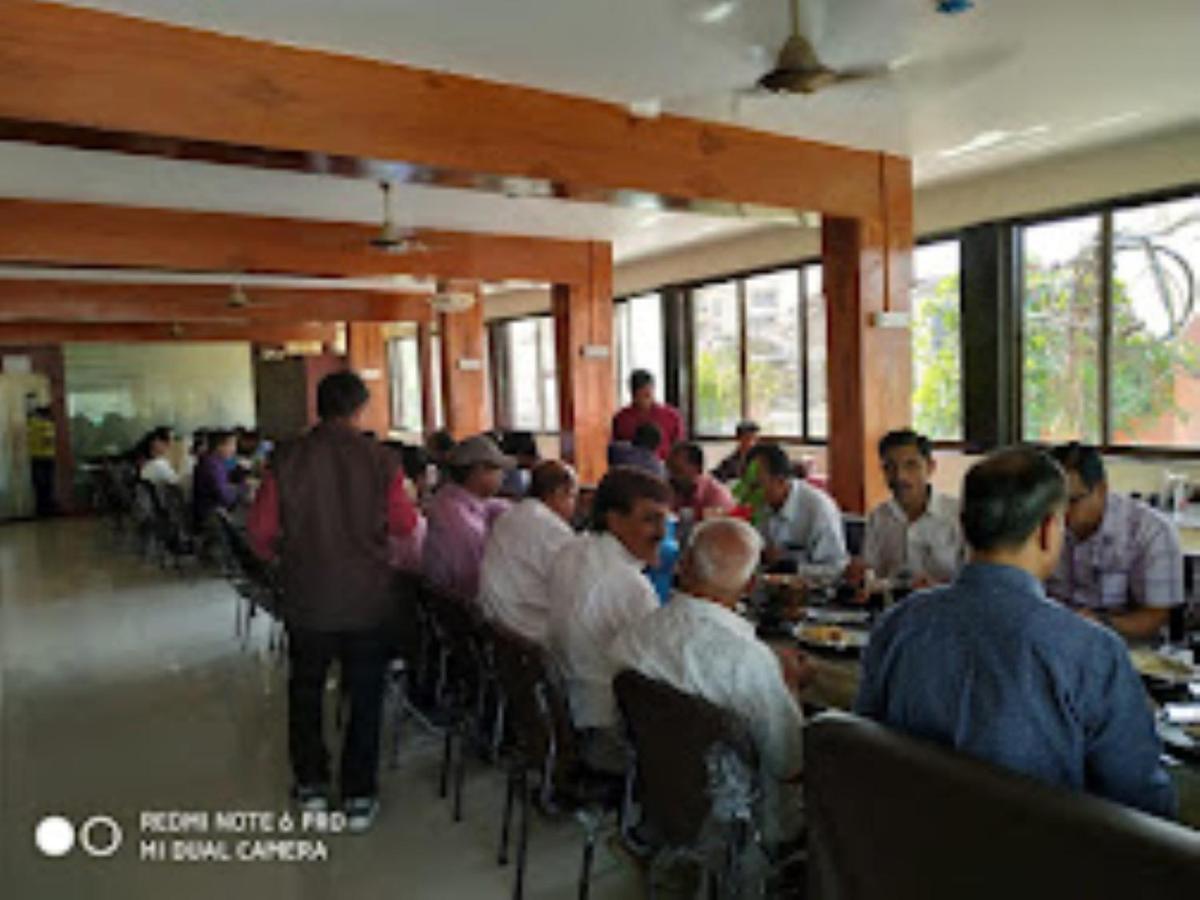 Hotel Vaibhav,Akola Bagian luar foto