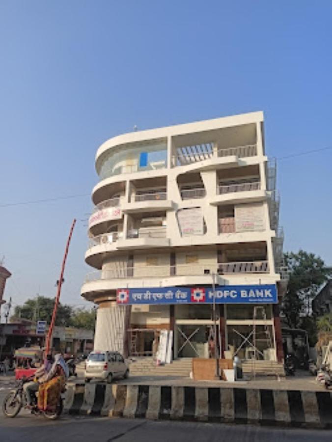 Hotel Vaibhav,Akola Bagian luar foto