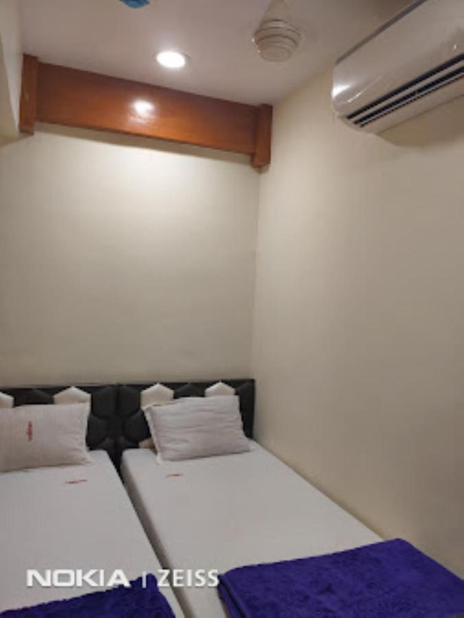 Hotel Vaibhav,Akola Bagian luar foto